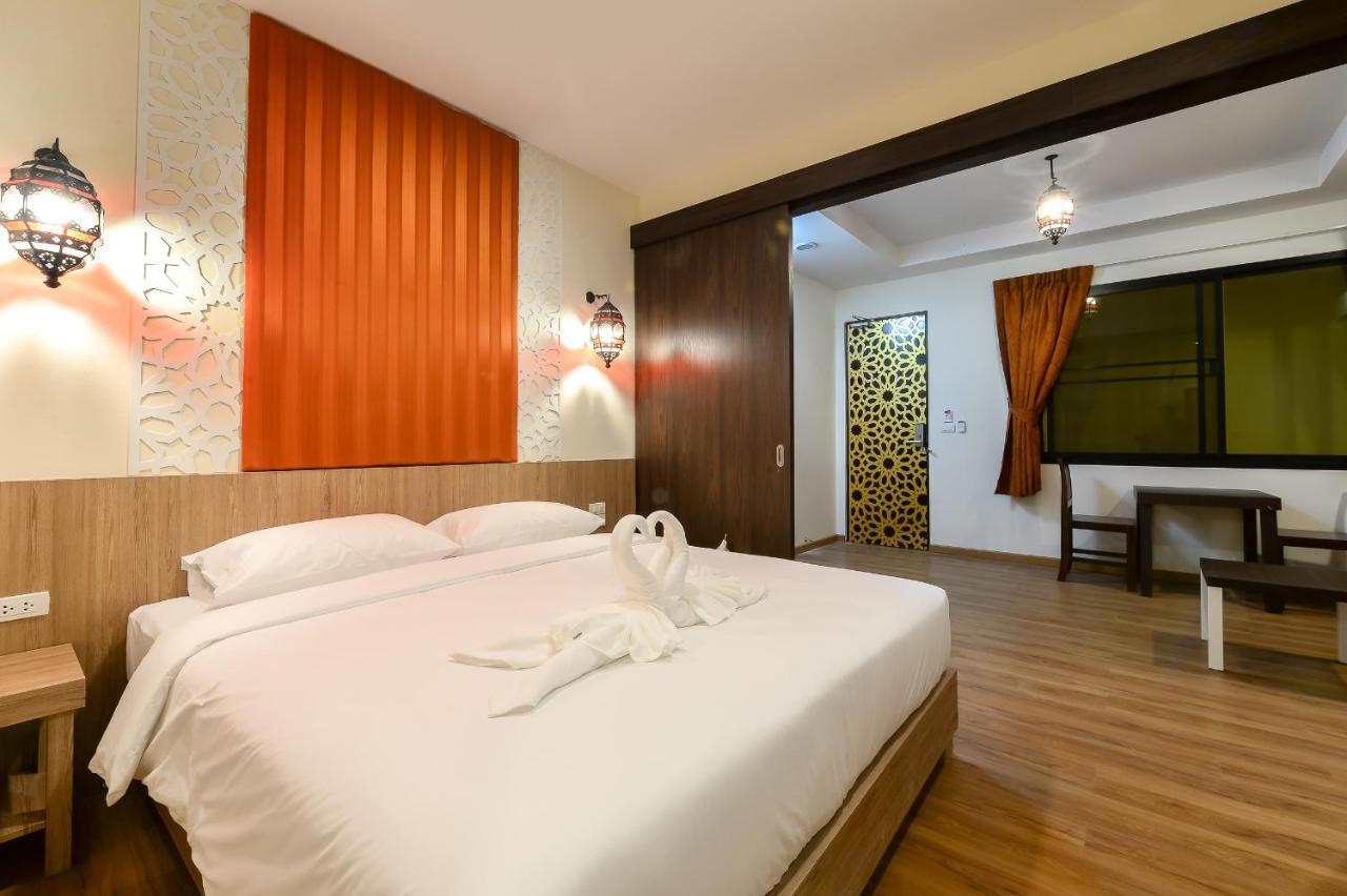 Anchanlina Hotel - Sha Plus Чалонг Екстер'єр фото